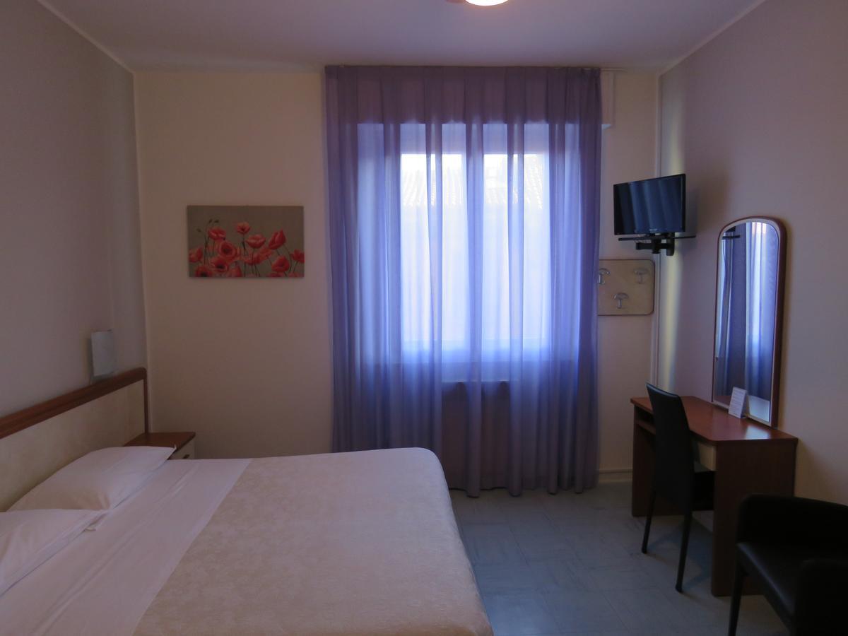 Hotel Marta Forli Ngoại thất bức ảnh