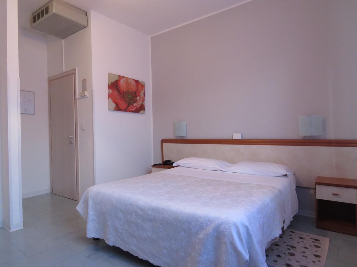 Hotel Marta Forli Ngoại thất bức ảnh
