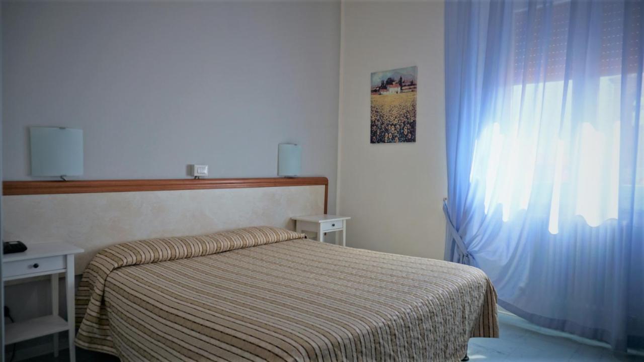 Hotel Marta Forli Ngoại thất bức ảnh